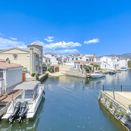 Fisherman House Near The * Empuriabrava